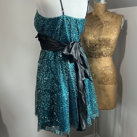 Blue sequin party dress - Picture 3 of 11